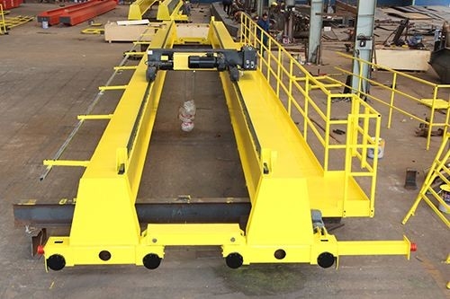European Single Double Girder EOT เครนเหนือศีรษะ 1-50 ตันพร้อมรถเข็นเดินทาง