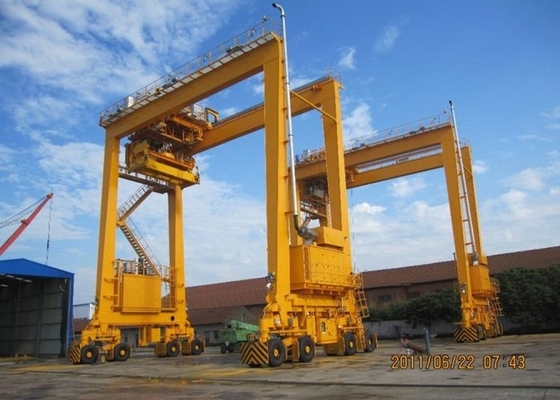 40.5T 50T 65T เครนขนย้ายตู้คอนเทนเนอร์ 380V-660V Gantry Rail Crane