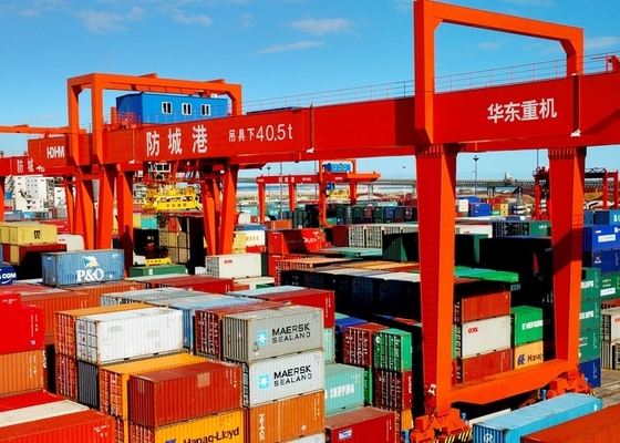 40.5T 50T 65T เครนขนย้ายตู้คอนเทนเนอร์ 380V-660V Gantry Rail Crane