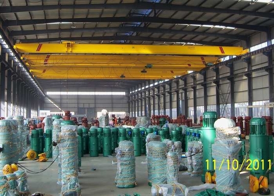 3-8m/Min เครื่องกีฬาเครนขั้วเดียว ดิน / ลานติดตั้ง
