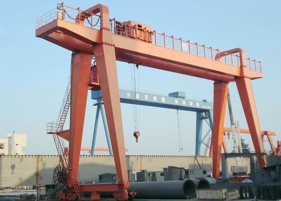 เครนขาสูงติดรางไฟฟ้าสำหรับเดินทางภาคพื้นดิน