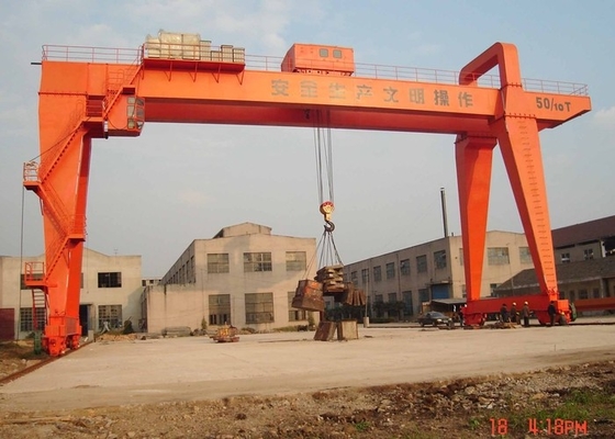 เครนขาสูงติดรางไฟฟ้าสำหรับเดินทางภาคพื้นดิน