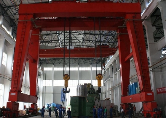 เครนขาสูงติดรางไฟฟ้าสำหรับเดินทางภาคพื้นดิน