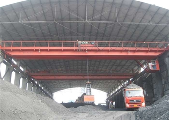 CE ISO กว้างใช้ไฟฟ้า Double Beam Crane 43kg / M QU70 Rail Work Shop Crane