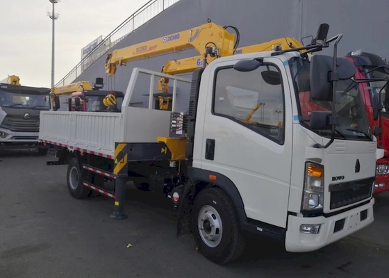 รถเครนบูมติดตั้งบนรถบรรทุกประสิทธิภาพสูง 75km/H 88km/H 8 Ton Crane Truck
