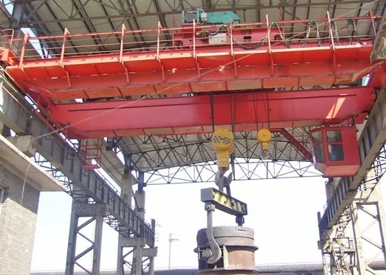 Q345B วัสดุ Foundry Ladle Crane เหล็กหล่อโลหะเครนเหนือศีรษะหลอมเหลวเหล็ก Ladle