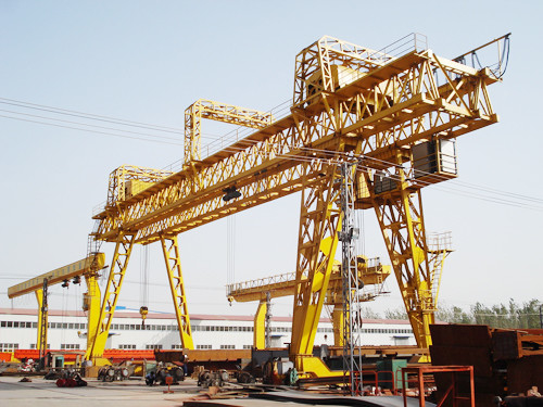 หนาภาระการทํางาน Double Beam Gantry Crane 10-75t ความสามารถยก Schneider มอเตอร์ A5-A8 งาน