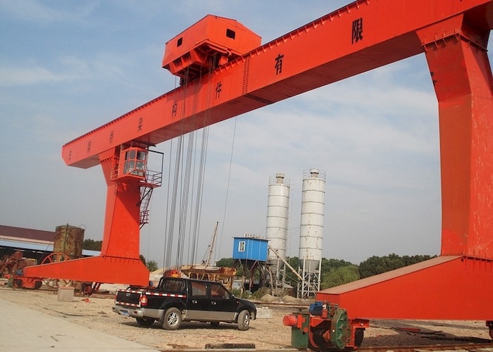 อุตสาหกรรมไฟฟ้า 5 ตันถึง 30 ตัน Gantry Crane 4.5m Span Single Girder Goliath Crane